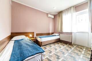 Гостиница Лемонграсс Адлер Двухместный номер с 1 кроватью или 2 отдельными кроватями-11