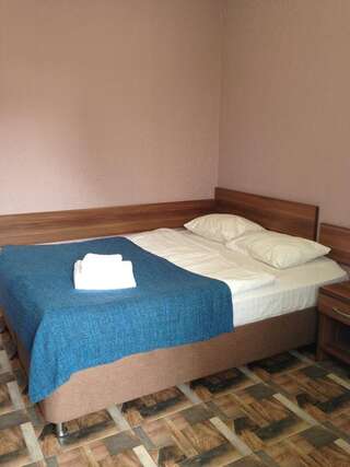 Гостиница Лемонграсс Адлер Двухместный номер с 1 кроватью или 2 отдельными кроватями-13